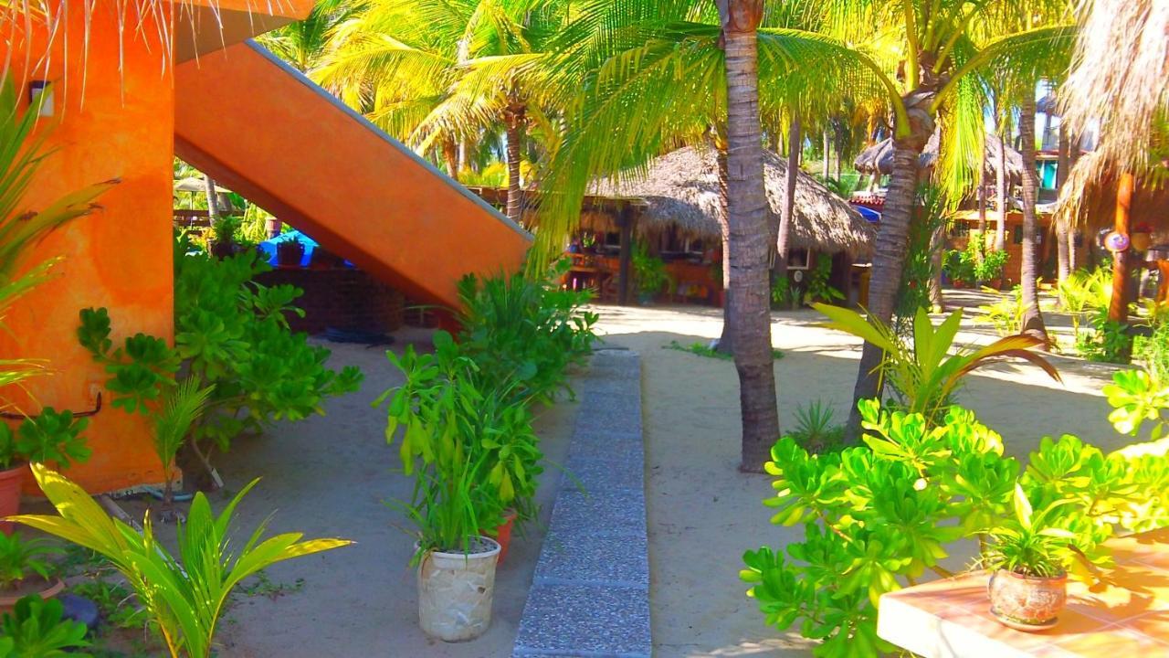Bungalows Tree Tops - Adults Only Zihuatanejo Exterior photo